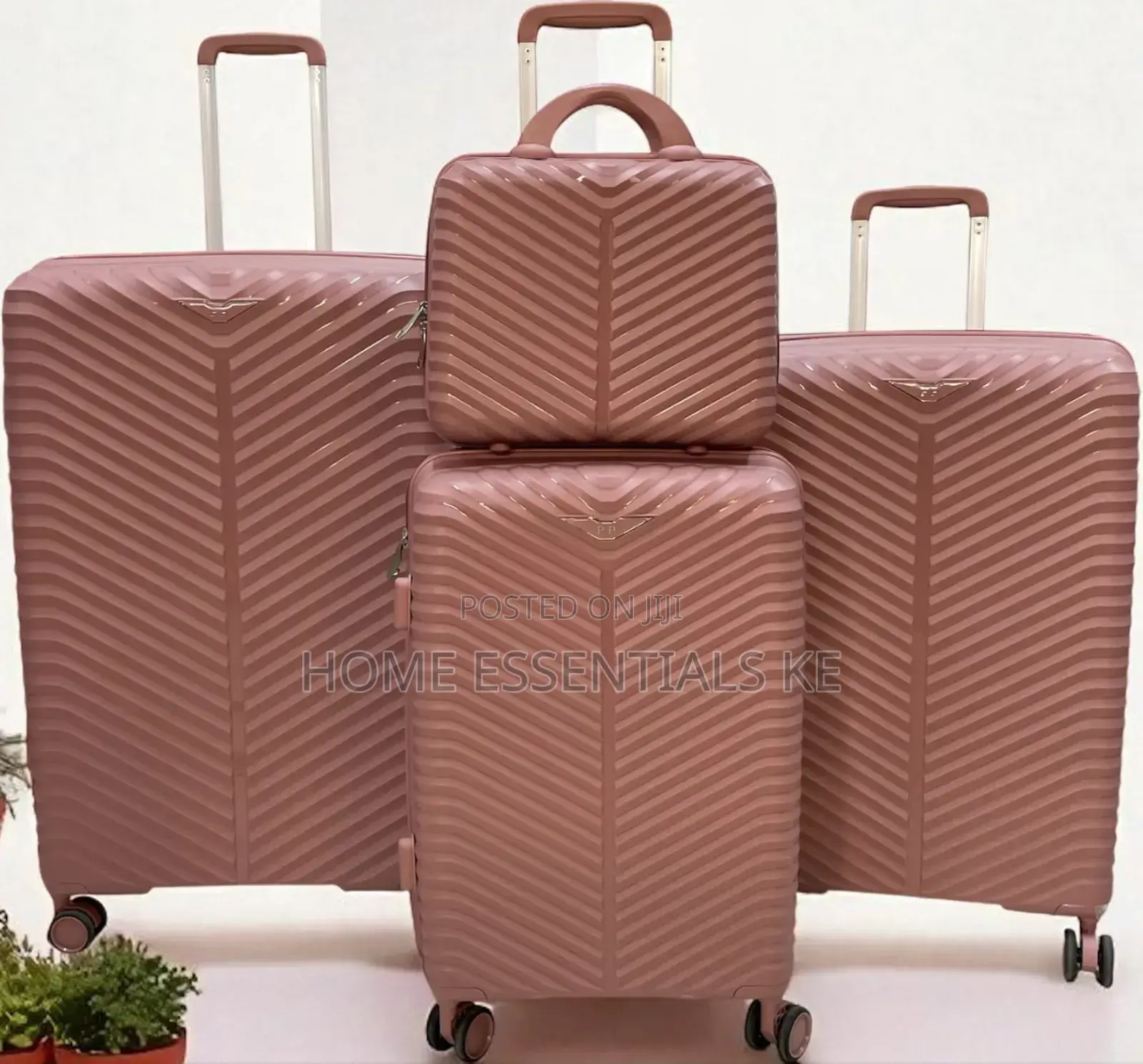 *4 in 1 Luxurious Unbreakable Suitcase*(Expansion Zip)