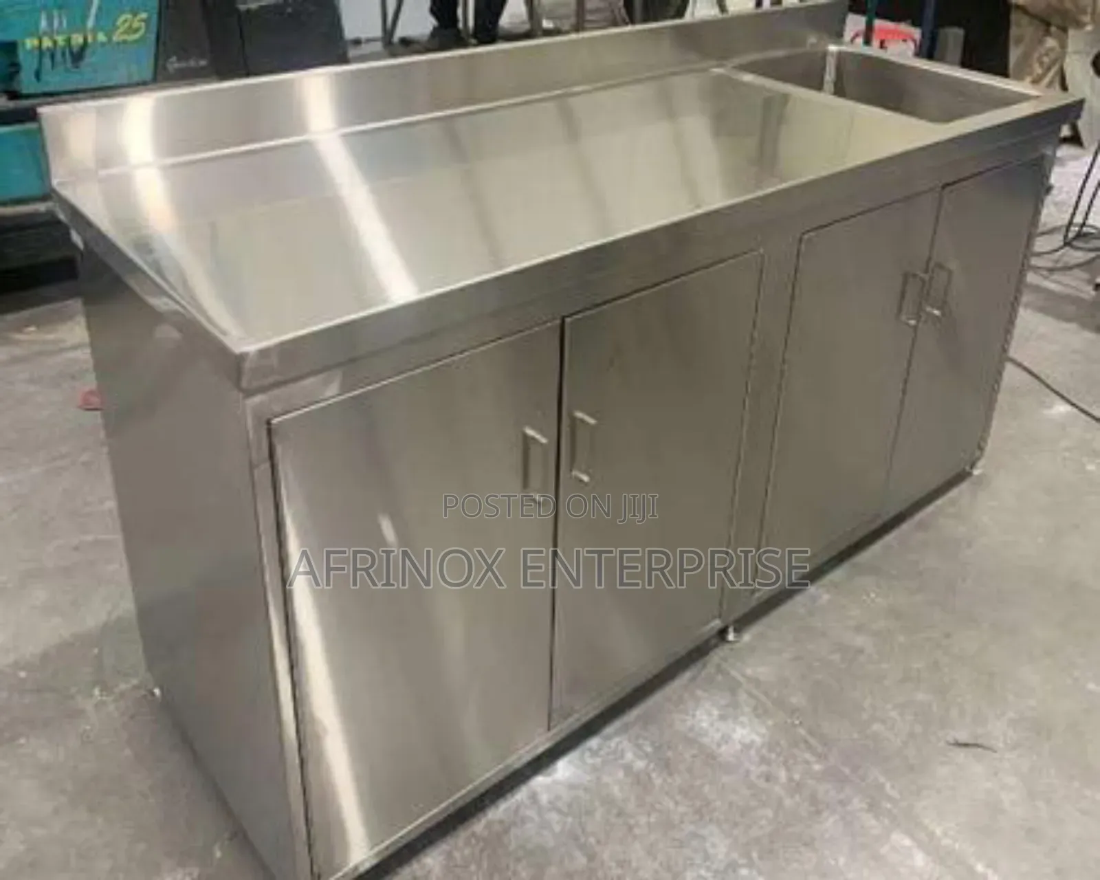 Stainless Steel Cabinet
Premium-Quality Stainless Steel