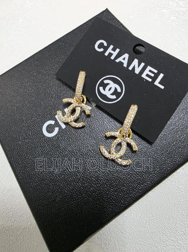 Desighner Earings With Package - thumbnail 3