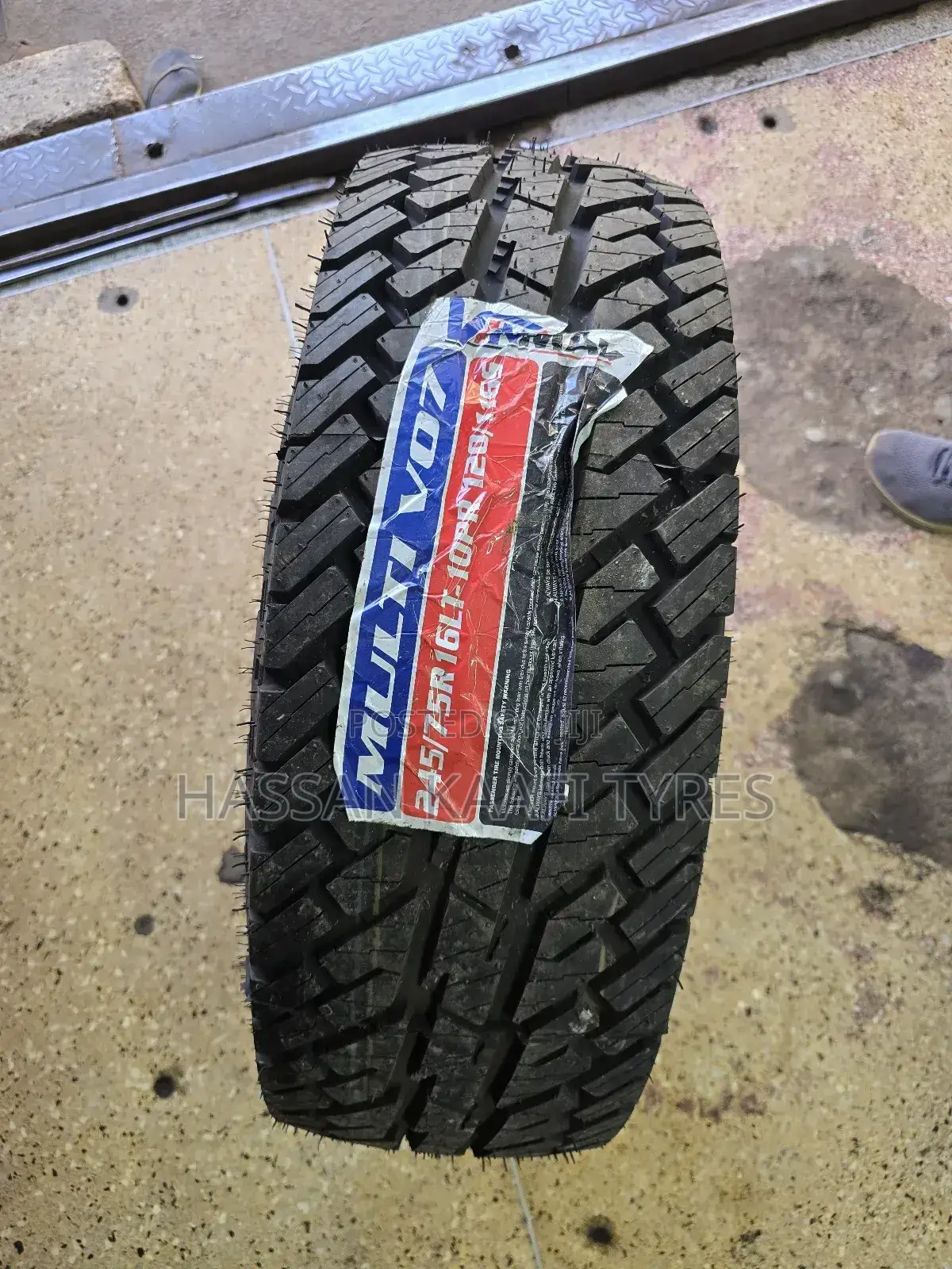 245/75r16  Vinmax A/T Tyre (10pr)