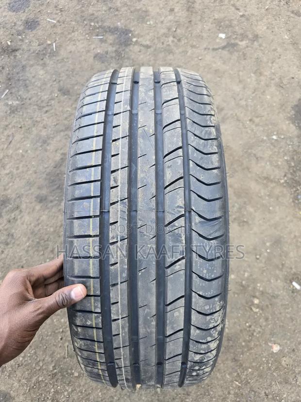 225/45r19 Goddard Tyre - thumbnail 2