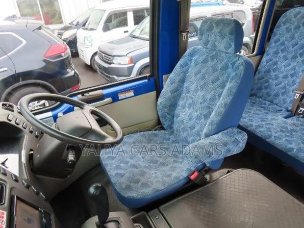 Mitsubishi Fuso Rosa 2018 Blue - thumbnail 6