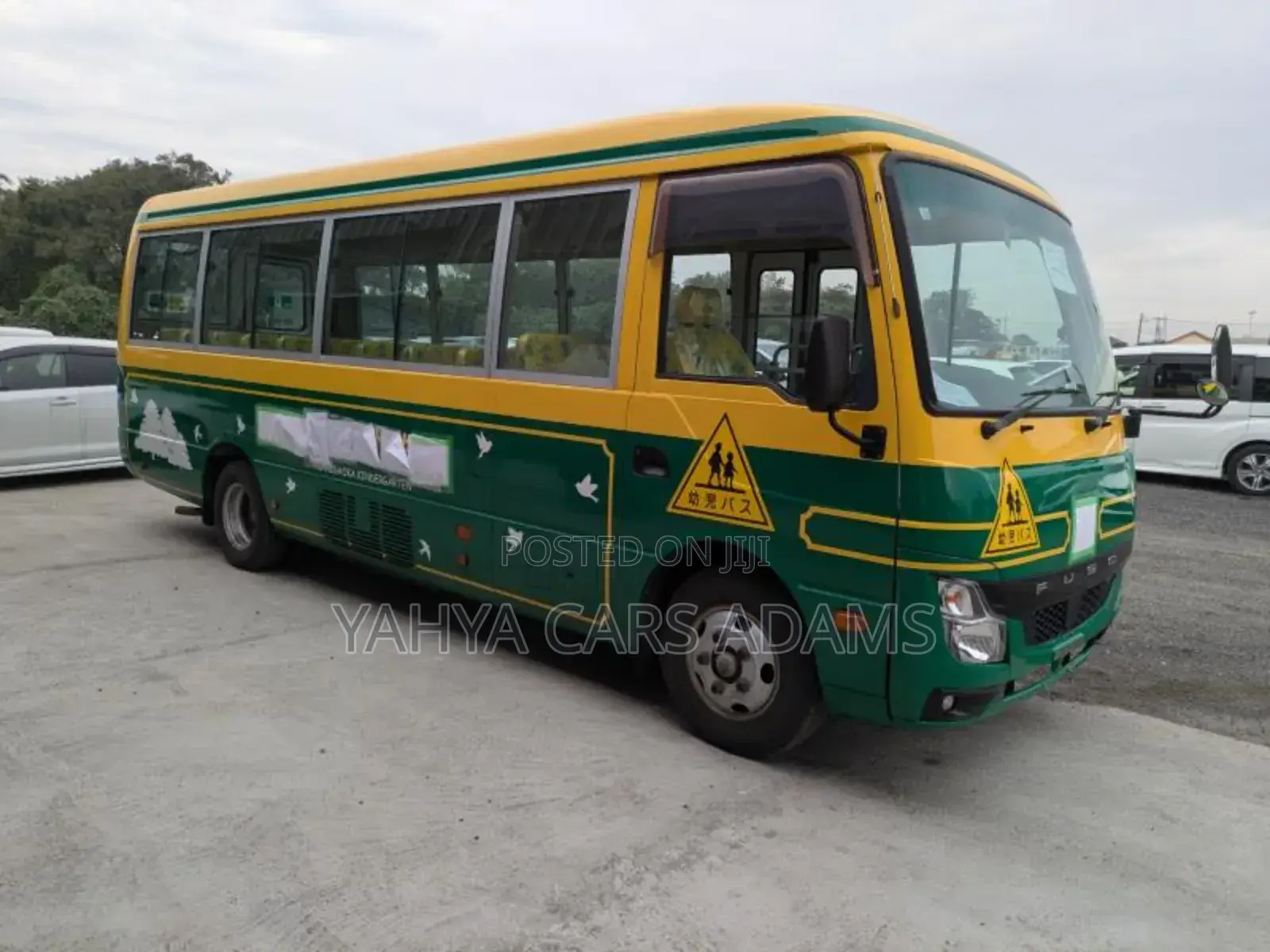 Mitsubishi Fuso Rosa 2019 Yellow