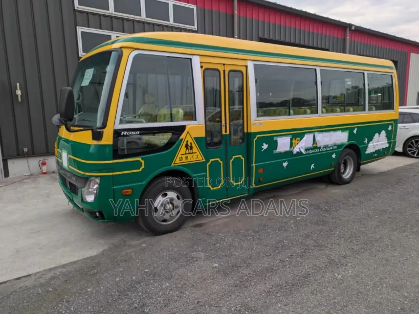 Mitsubishi Fuso Rosa 2019 Yellow