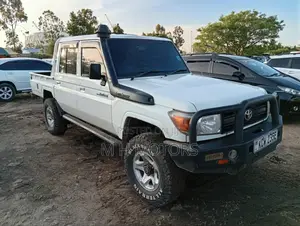 Toyota Land Cruiser 2013 White