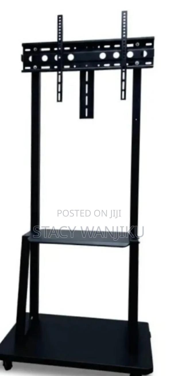 Quality Tv Stand With Wheel