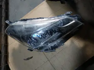 Vitz Jewela Headlight Non-Xenon