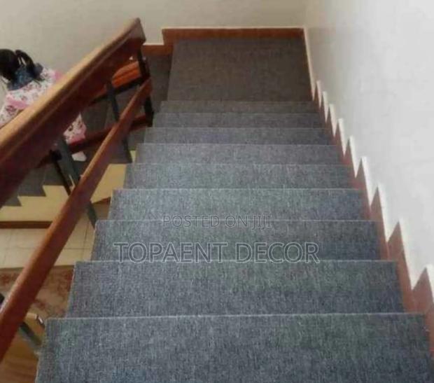 Dark Grey , Staircase Delta Wall To Wall For Warmthness
