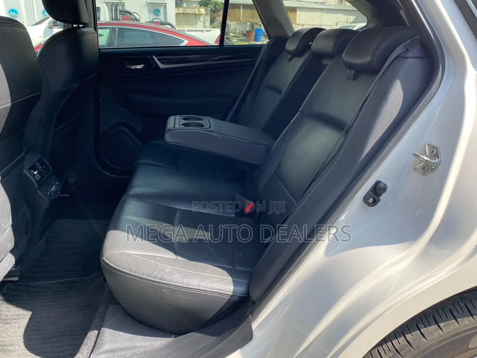 Subaru Outback 2018 White