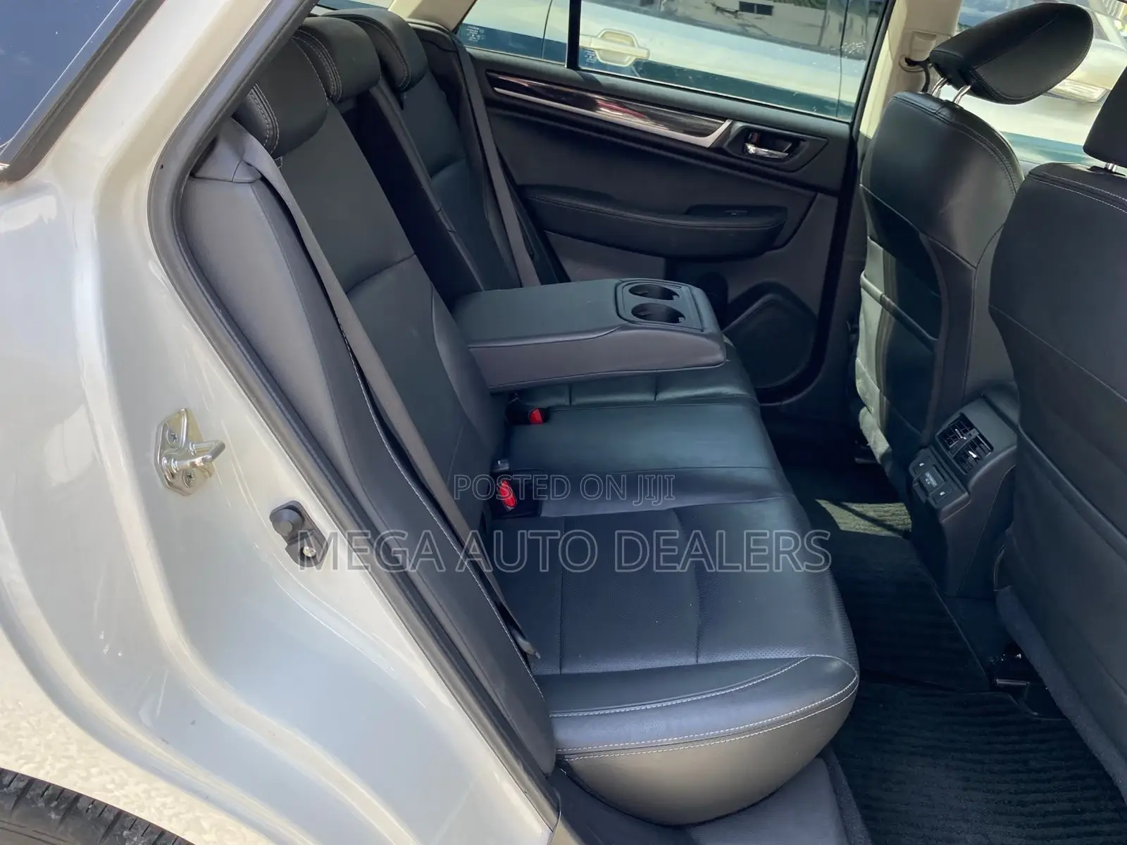 Subaru Outback 2018 White