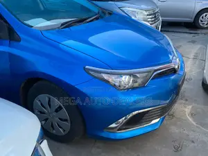 Toyota Auris 2018 Blue