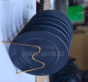 New in 
6pcs Ceramic Plates