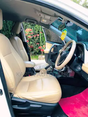 Toyota RAV4 2017 White