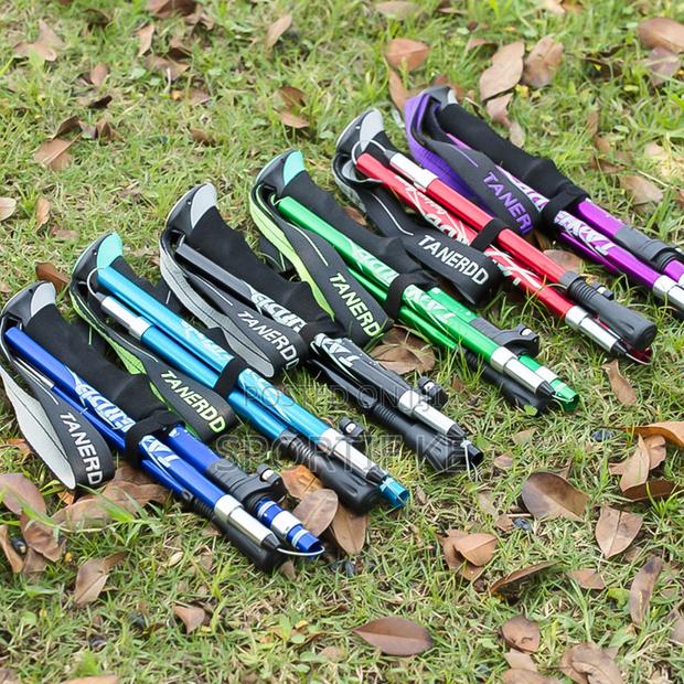 Adjustable Trekking and Hiking Pole - thumbnail 5