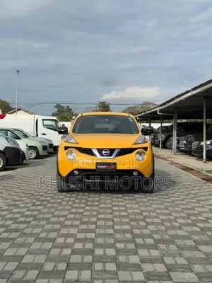Nissan Juke 2018 Yellow