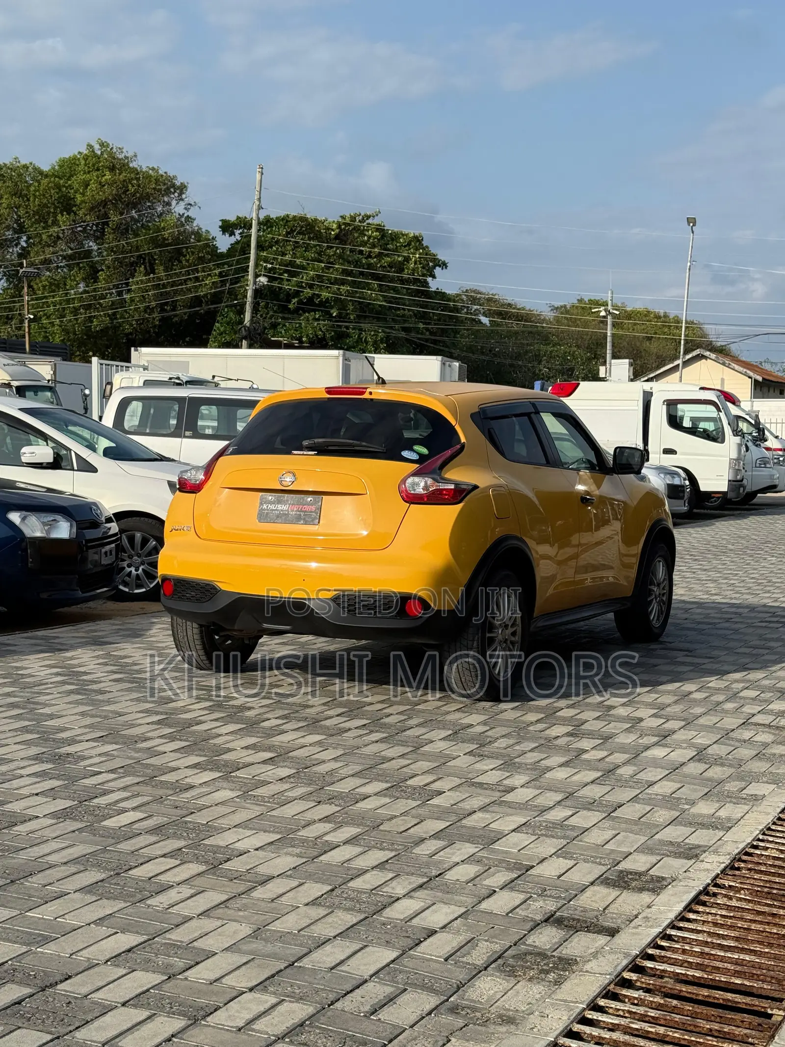 Nissan Juke 2018 Yellow