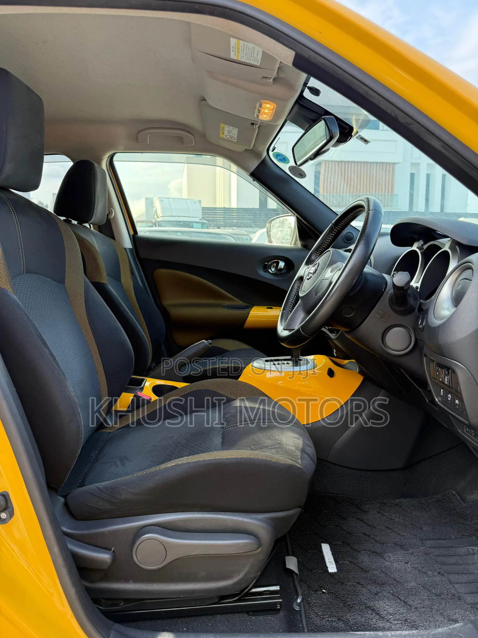 Nissan Juke 2018 Yellow