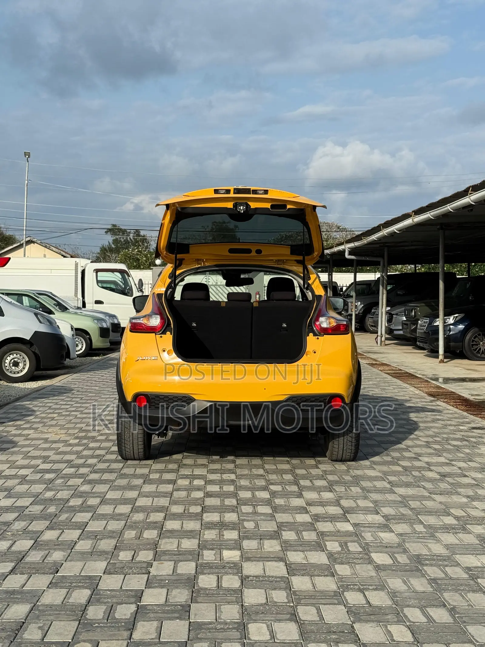Nissan Juke 2018 Yellow