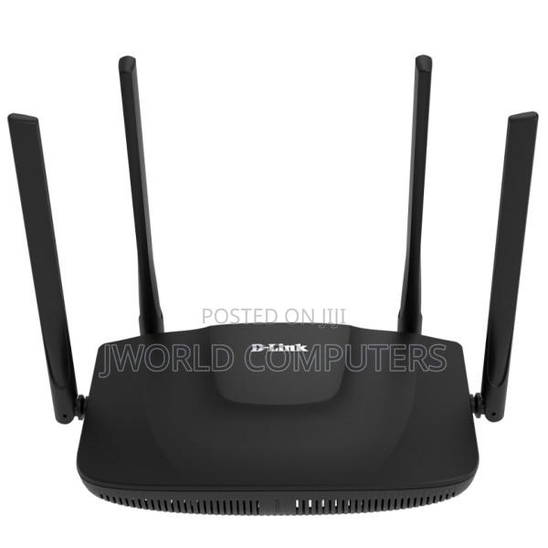 D-Link Ac1200 Dual Band Gigabit Wi-Fi 5 Routerdir-825m