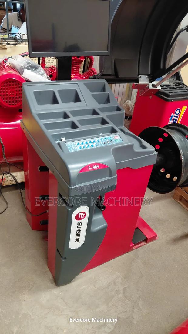 Commercial Wheel Balancer Machine S-909 Model - main view