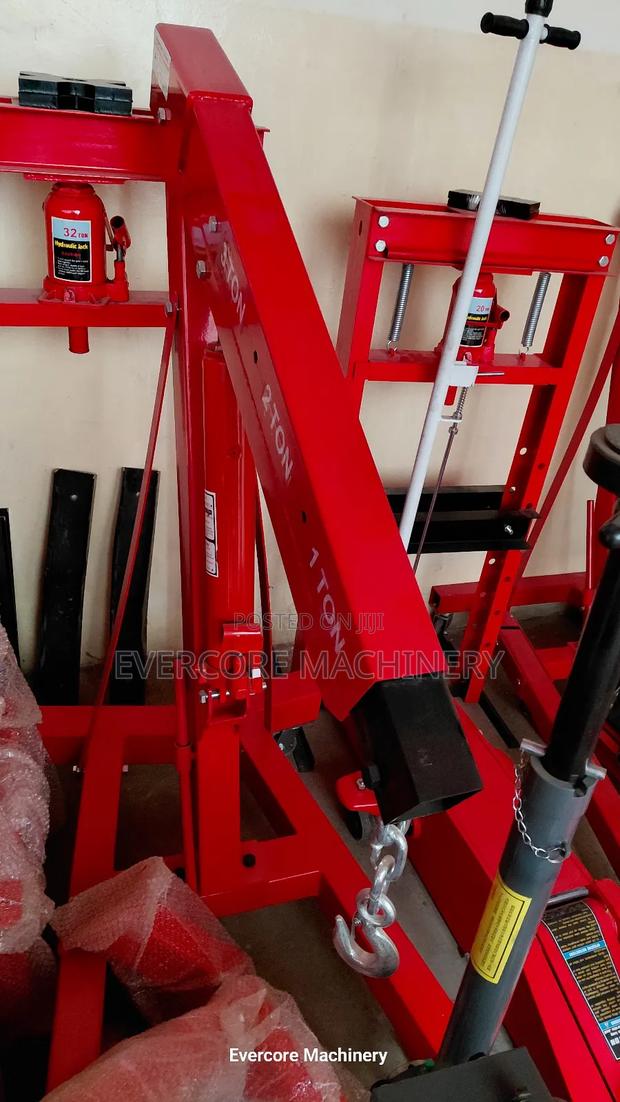 Heavy Duty 3tonne Engine Hoist/Crane Machine Fully Hydraulic. - thumbnail 2