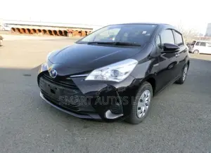 Toyota Vitz 2018 Gray