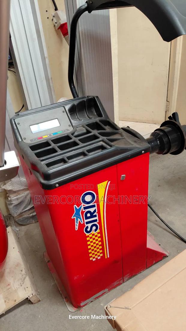 Automatic Wheel Balancing Machine Slightly Used Offer. - thumbnail 3