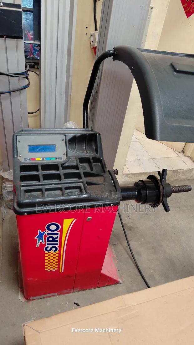 Automatic Wheel Balancing Machine Slightly Used Offer. - thumbnail 4