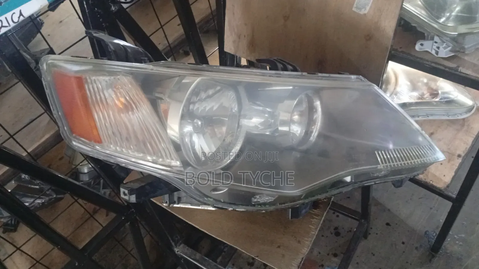 Outlander 2008 Headlight