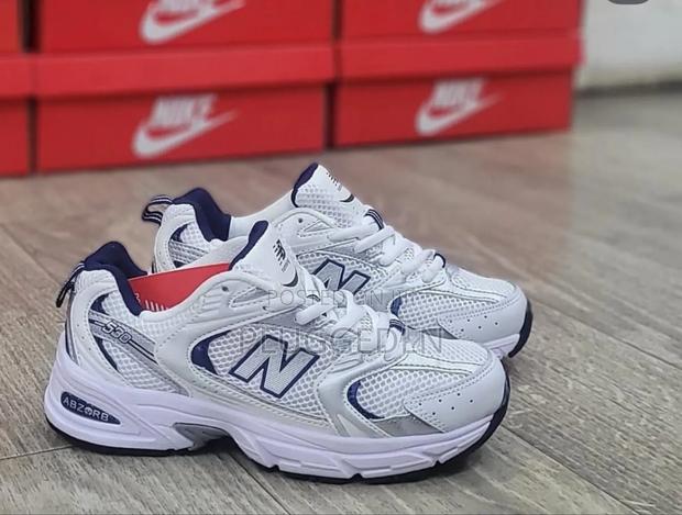 New Balance 530 Sneakers in a White - thumbnail 2