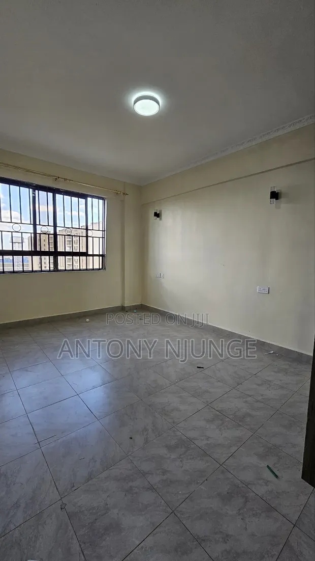 3bdrm Apartment in Gateway Mall Area for rent