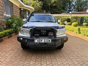 Toyota Land Cruiser 2007 White