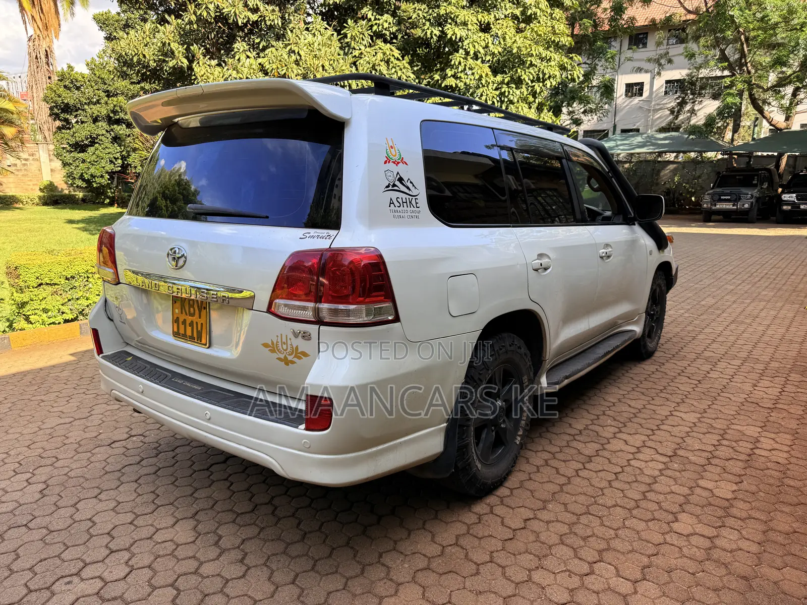 Toyota Land Cruiser 2007 White