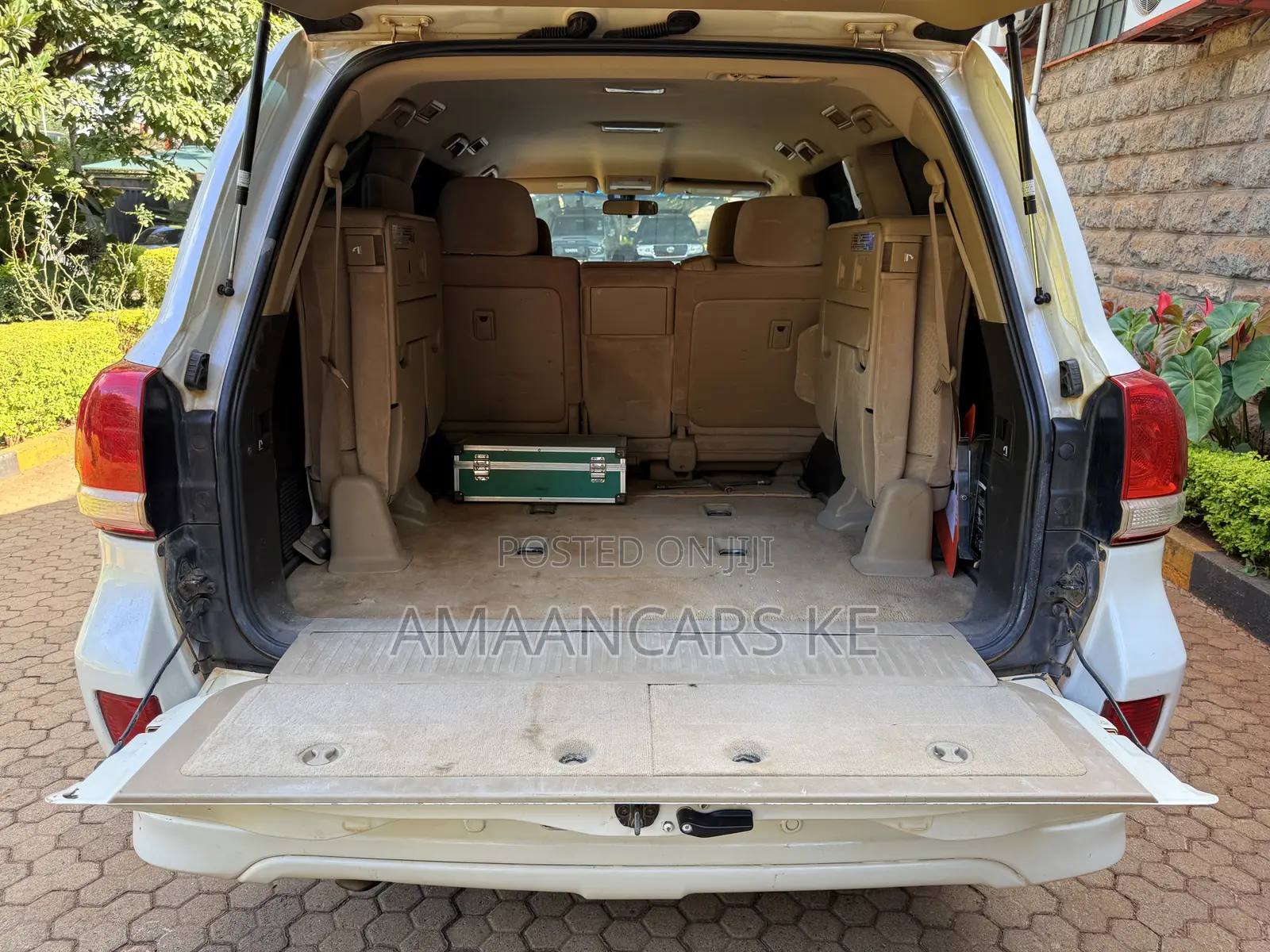Toyota Land Cruiser 2007 White