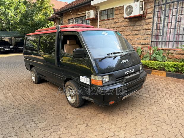 Toyota HiAce 1995 Green - main view