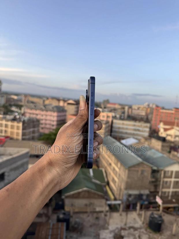 Apple iPhone 17 Pro 256 GB Blue - thumbnail 3