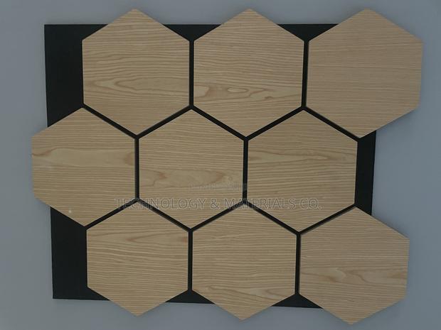 Honeycomb Acoustic Panel: 565x489x18mm