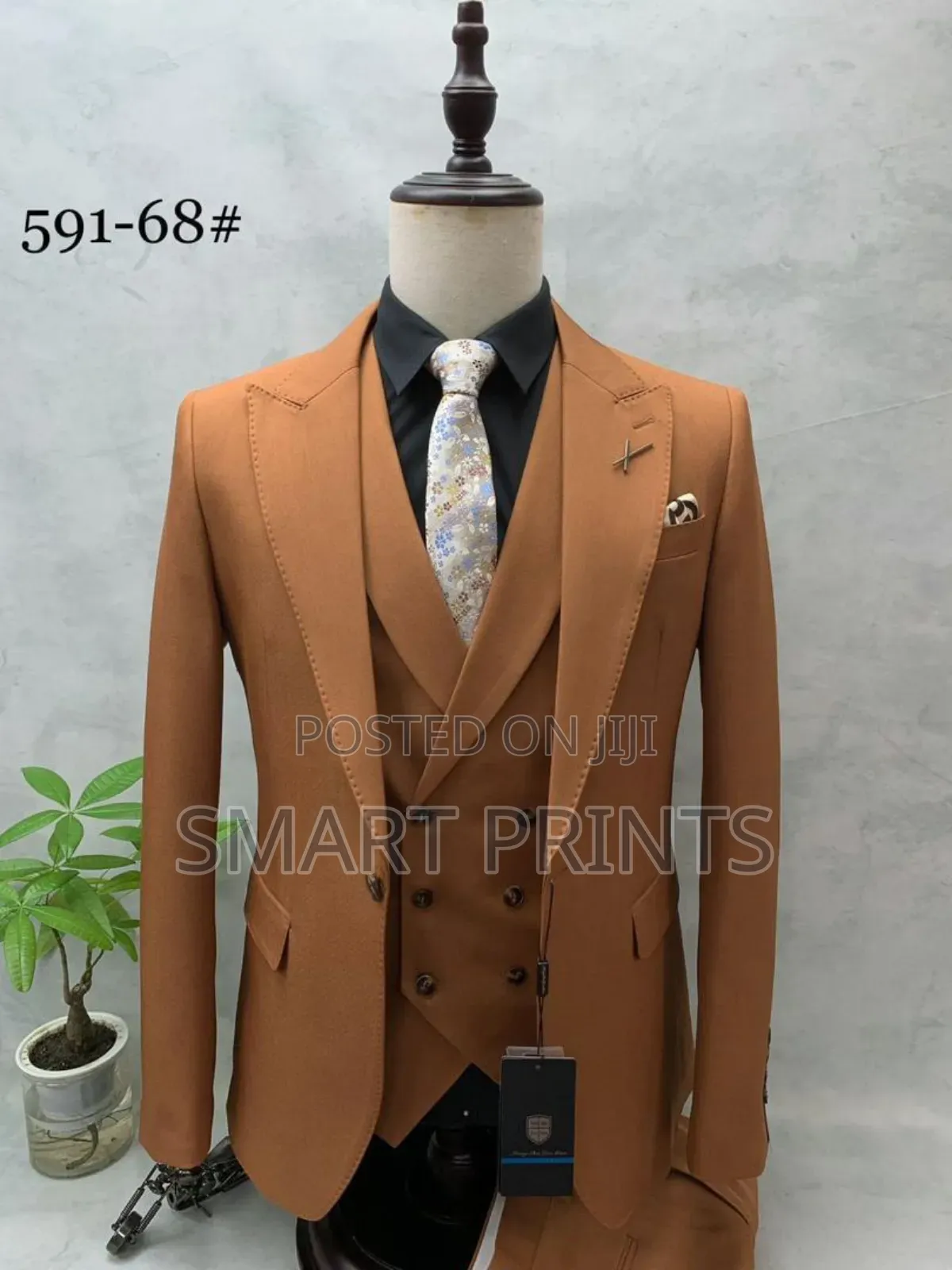 Smart-Fit 3-Piece Suit – Ideal for Grooms and Groomsmen.