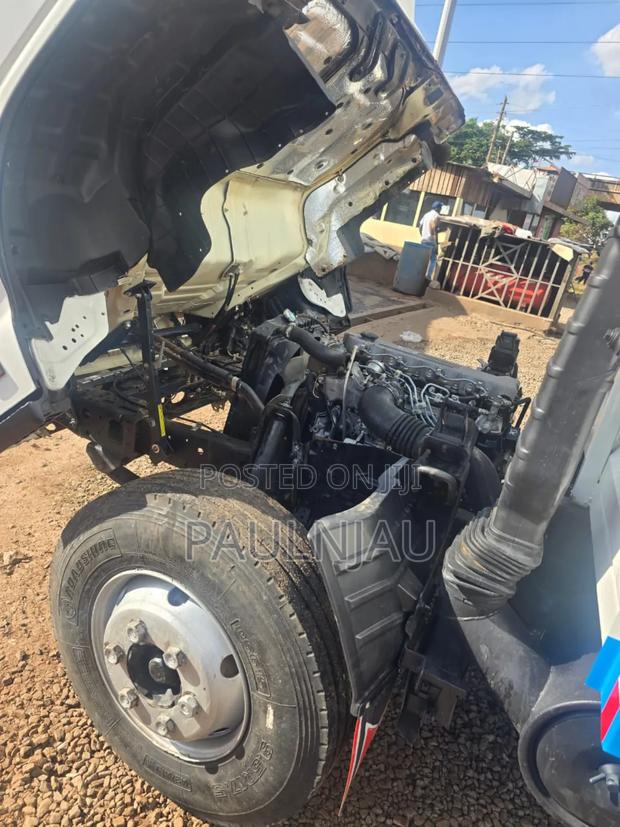 Isuzu NPR 2019 - thumbnail 8