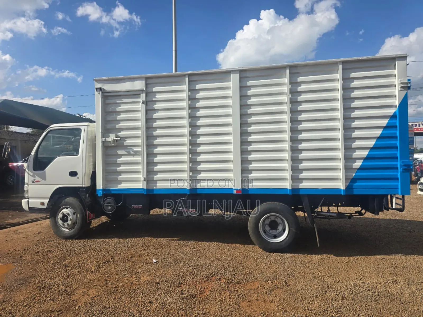 Isuzu NPR 2019