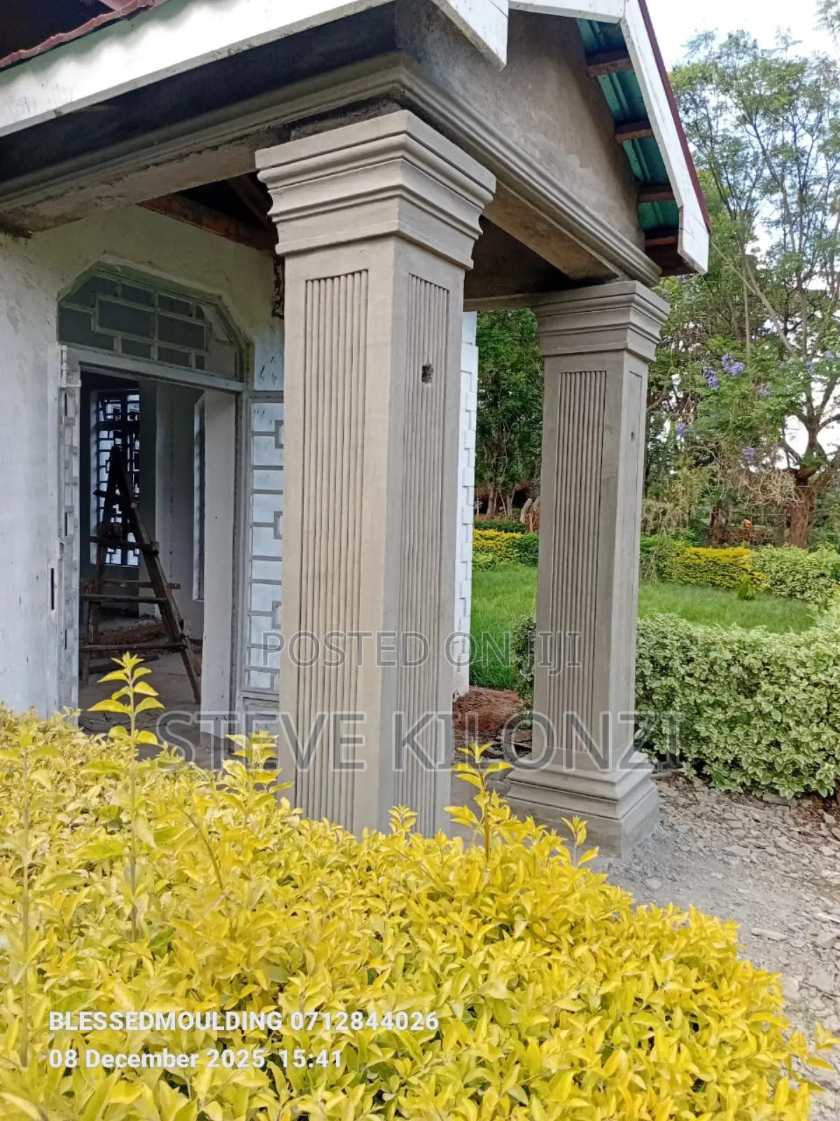 Modern Mouldings