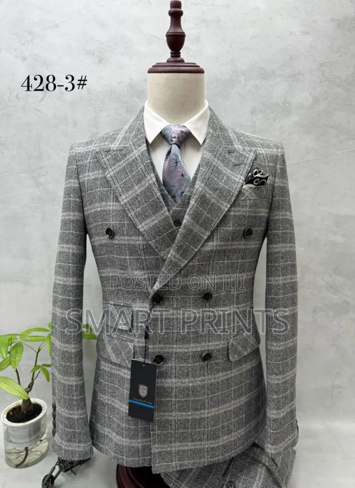 High-Quality 3-Piece Suit – Blazer, Vest Trouser Combo.