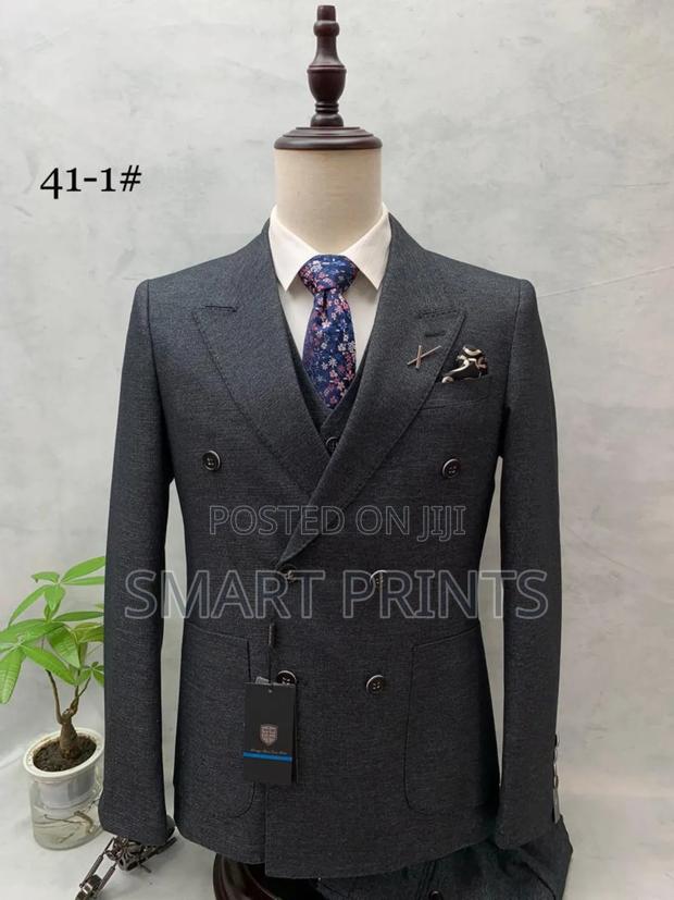 High-Quality 3-Piece Suit – Blazer, Vest Trouser Combo. - thumbnail 2
