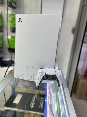 Pre-Owned Playstation 5 Standard Disc Version With 1 Controller - main view
