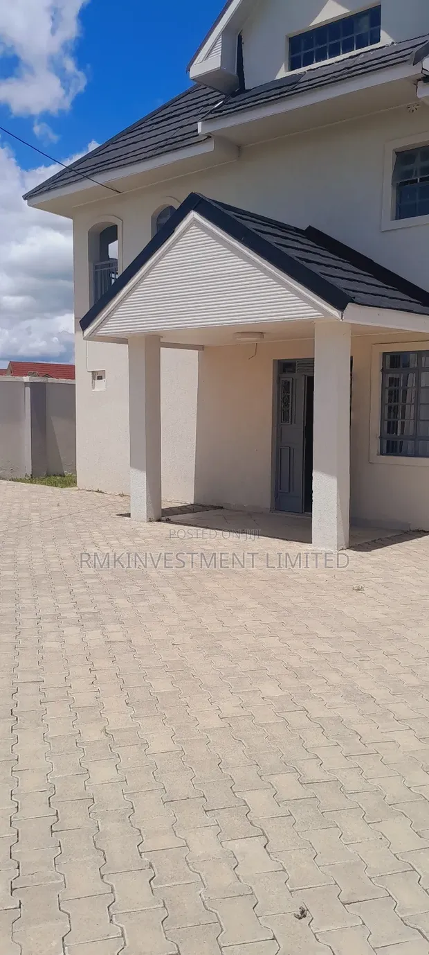 4bdrm Maisonette in Rmk, Kitengela for sale