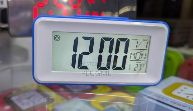 Led Digital Display Alarm Clock Withday, Date, Temperature Display