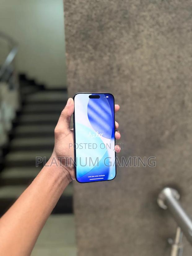 Apple iPhone 16 Pro Max 256 GB Black - thumbnail 2