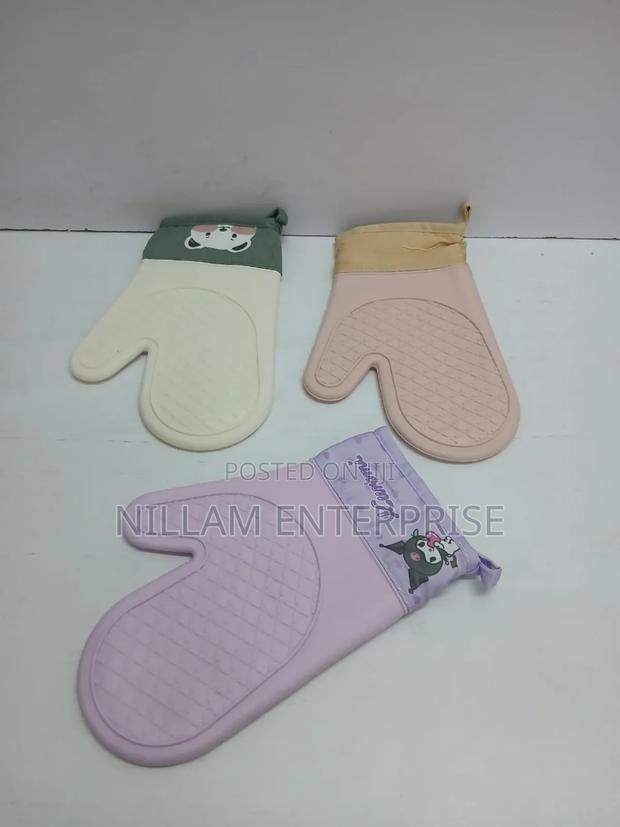 Silicone Insulated Oven Gloves Pair - thumbnail 2