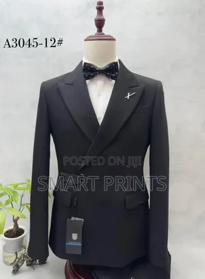 Wedding-Ready 3-Piece Suit for Men – Modern and Classy.
