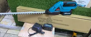 Makita Cordless Hedge Trimmer 198v at 7500